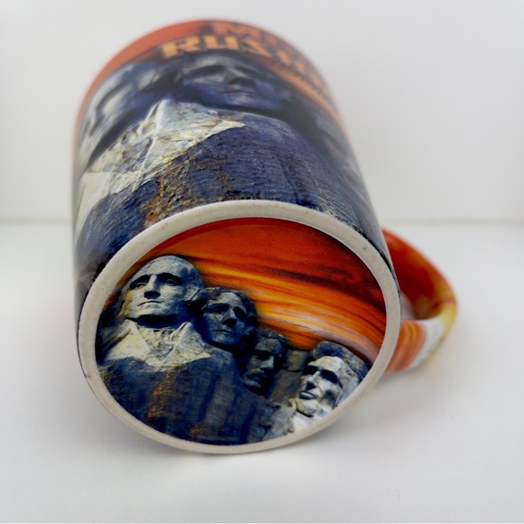 Patriotic "Mount Rushmore" Coffee & Tea Mug - Picture 4 of 5